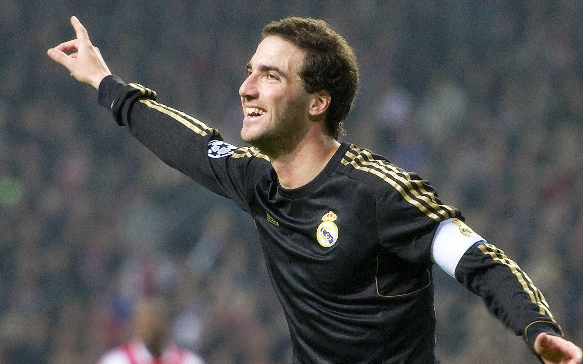 中国速度滑冰新星闪耀国际赛场,刷新个人最佳成绩